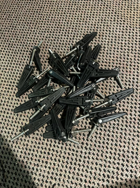 Mistral Thumb Screw for Fin