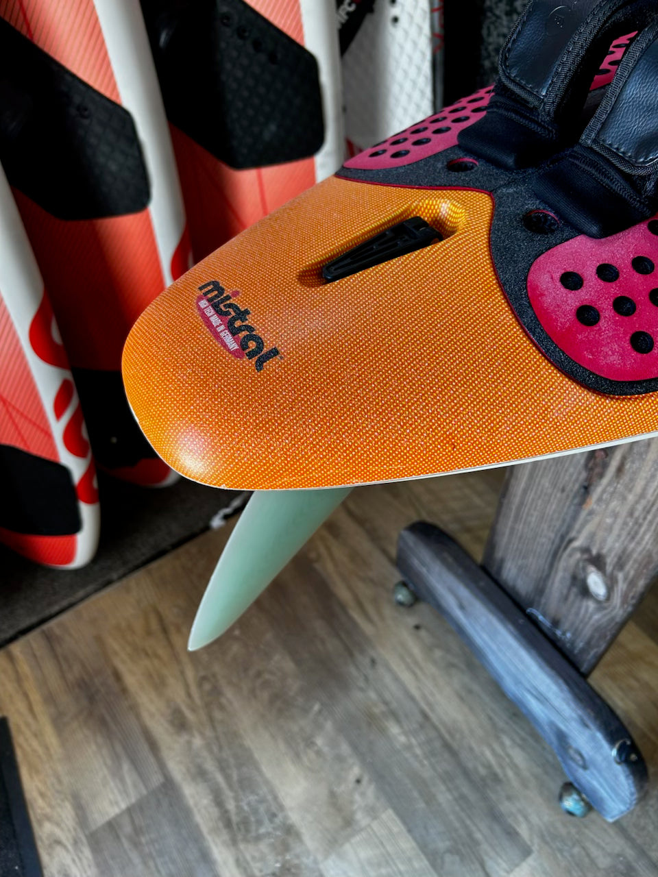 Mistral Thumb Screw for Fin